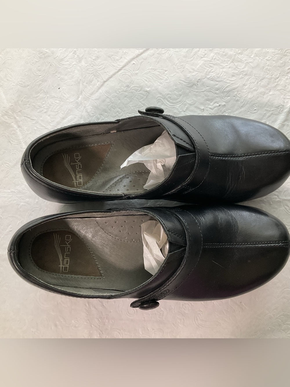 Dansko Solstice Button Women’s Black Leather Clogs. Size 39(8.5) - Picture 6 of 8